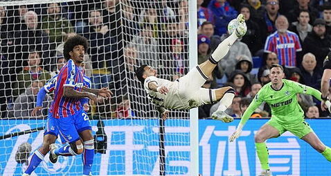 West Ham move two points clear of drop zone and relegate Wolves with Palace draw