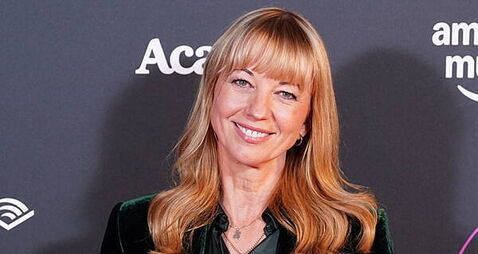 Sara Cox to replace Scott Mills on BBC Radio 2 breakfast show