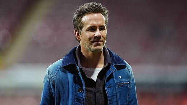 Ryan Reynolds suggests Welcome to Wrexham ‘fifth season gift’ of defibrillator