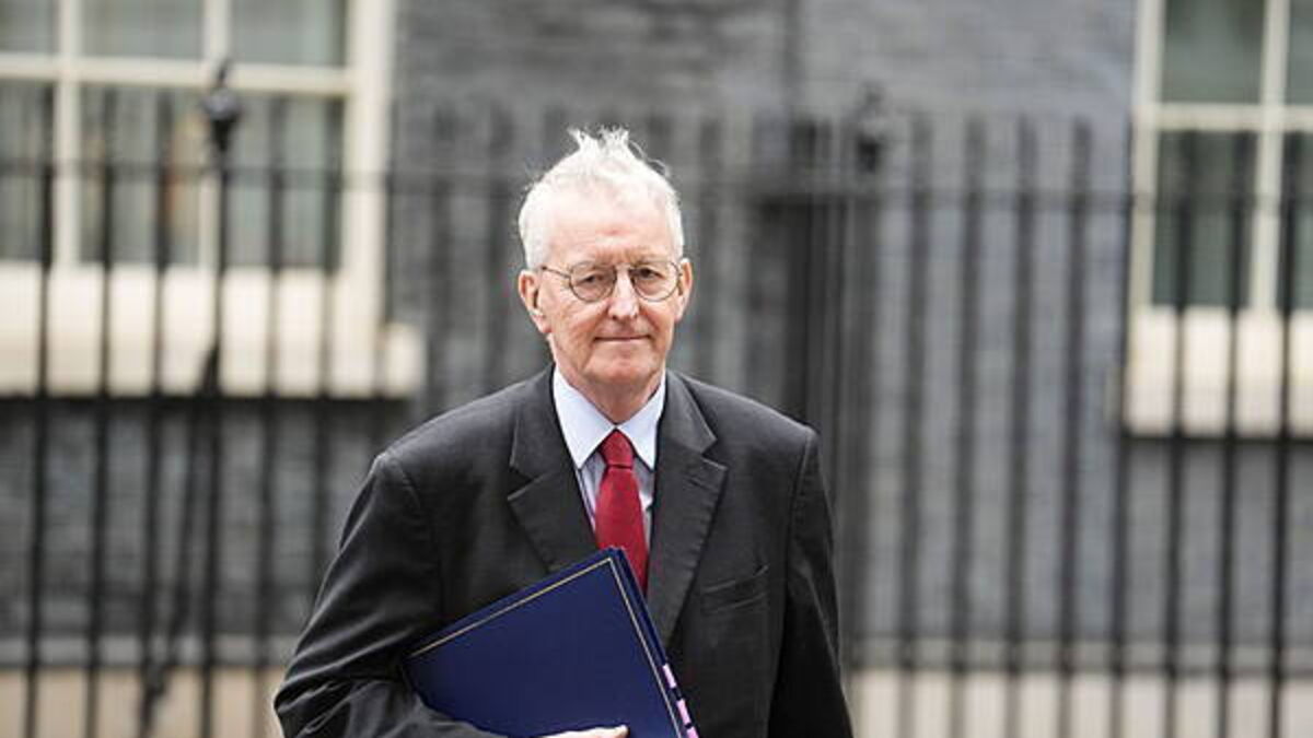 Northern Ireland Secretary to meet ministers at Hillsborough Castle