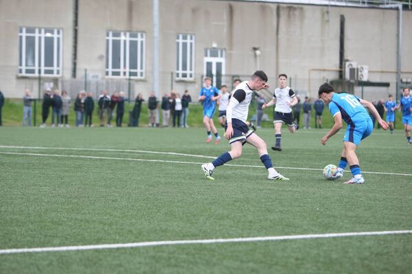Evan Mearns defending his goal