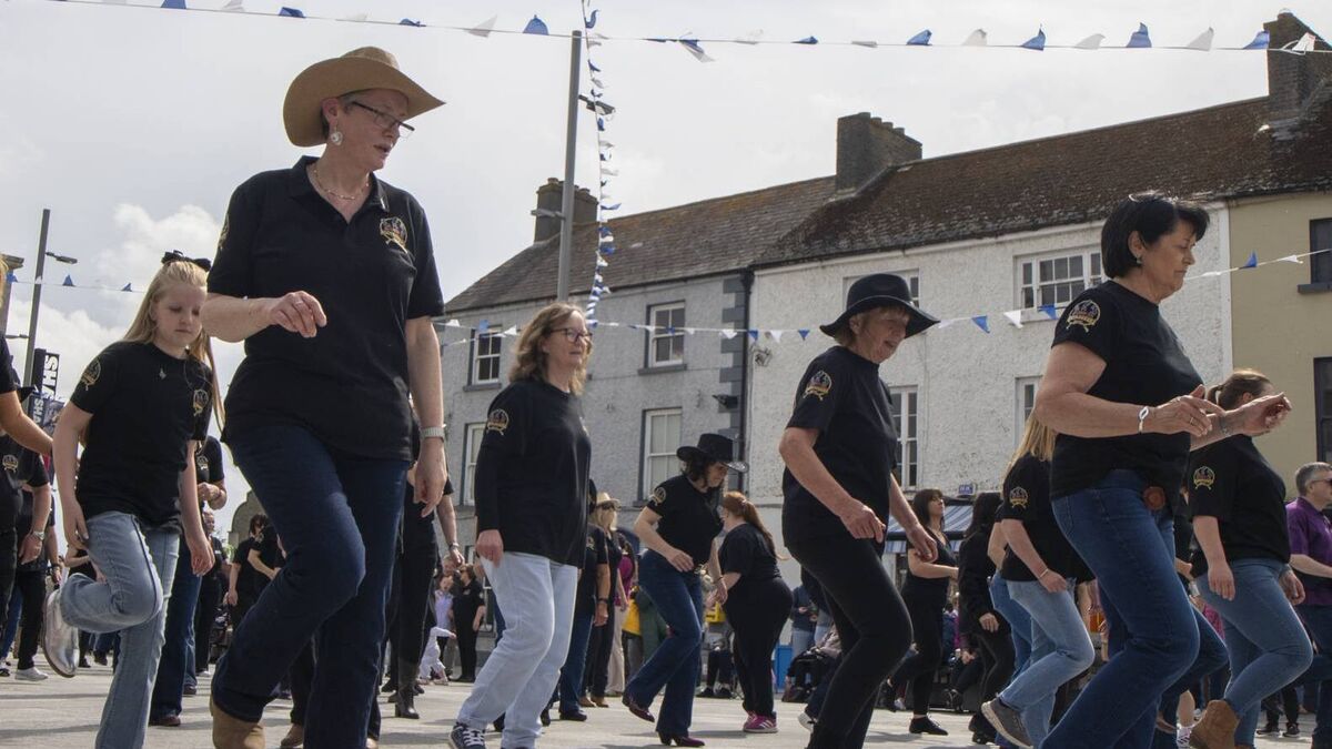 Line Dance Flashmob draws big crowd to Athy
