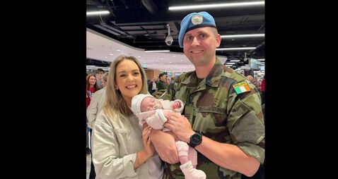 Kildare soldier meets newborn daughter for first time at Dublin Airport 