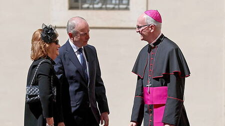 Taoiseach arrives at Vatican for meeting with the Pope