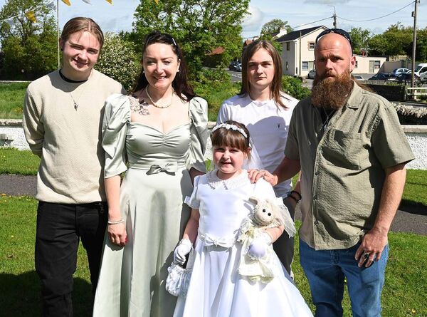 Pearl Hamill and family 