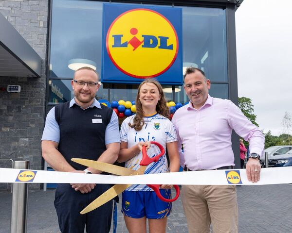 Baltinglass footballer, Ella Park officially cuts the ribbon on Lidl's new store in Baltinglass, with local manager, Mark Shannon and Niall Murray, Regional Managing Director at Lidl Ireland Baltinglass footballer, Ella Park officially cuts the ribbon on Lidl's new store in Baltinglass, with local manager, Mark Shannon and Niall Murray, Regional Managing Director at Lidl Ireland