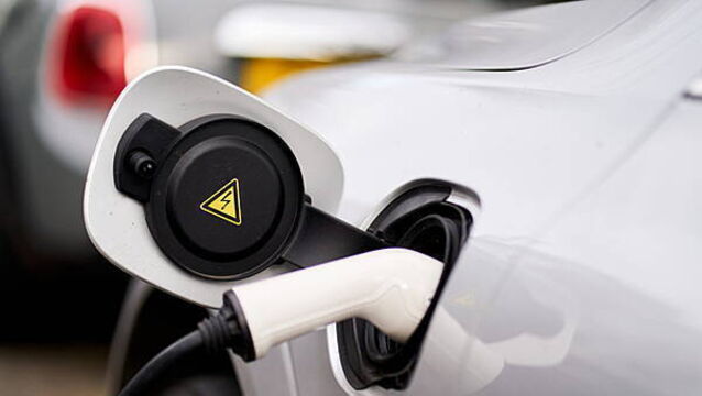 Car owners to be offered €8.5k electric vehicle grants in new State scrappage plan