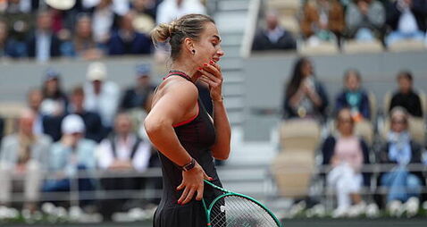 Aryna Sabalenka stunned by Diana Shnaider in French Open quarter-final