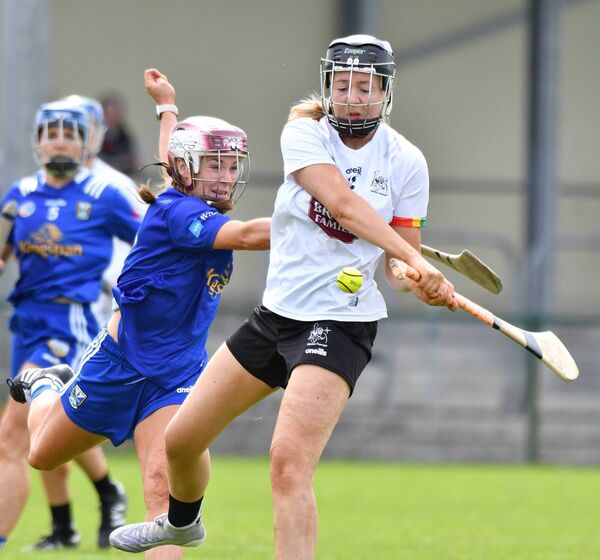 Aoife Stynes scores a point for Kildare Aoife Stynes scores a point for Kildare