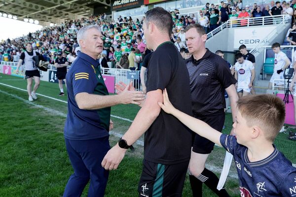 Brian Dowling shakes hands with Offaly Manager Johnny Kelly after Kildare's final game of the season Photo: ©INPHO/Laszlo Geczo Brian Dowling shakes hands with Offaly Manager Johnny Kelly after Kildare's final game of the season Photo: ©INPHO/Laszlo Geczo