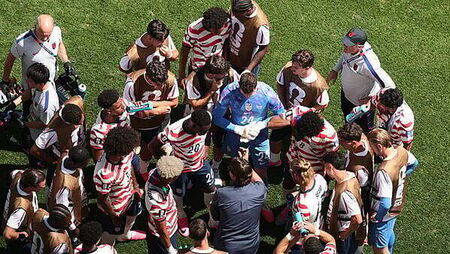 US beat Australia 2-0 to clinch spot in knockout round US beat Australia 2-0 to clinch spot in knockout round