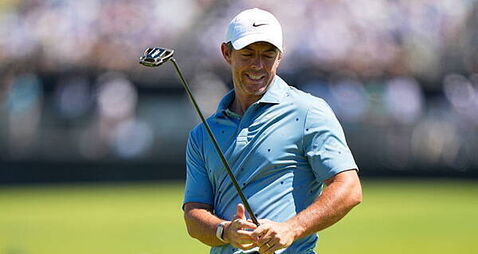 Rory McIlroy makes strong start to third round in pursuit of US Open leader