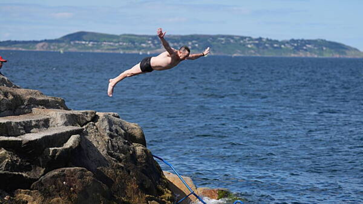 Risk of heat stress amid ‘exceptionally warm weather’, Met Éireann says