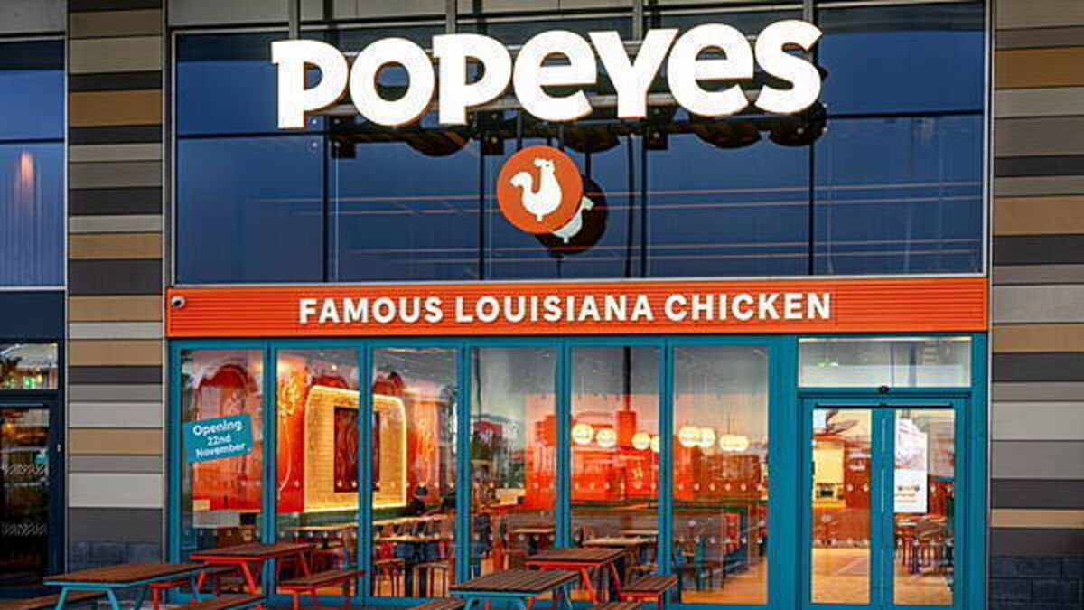 First three customers at Portlaoise Popeyes' opening get free chicken sandwiches for a year