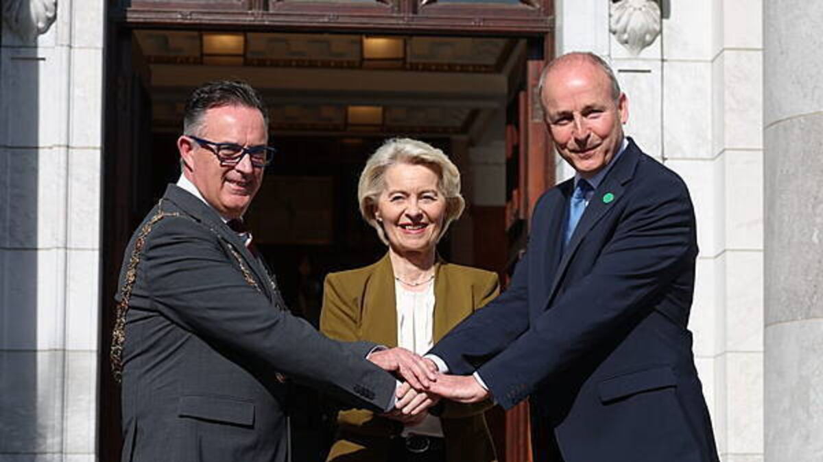 Micheál Martin welcomes European Commission President to his home city