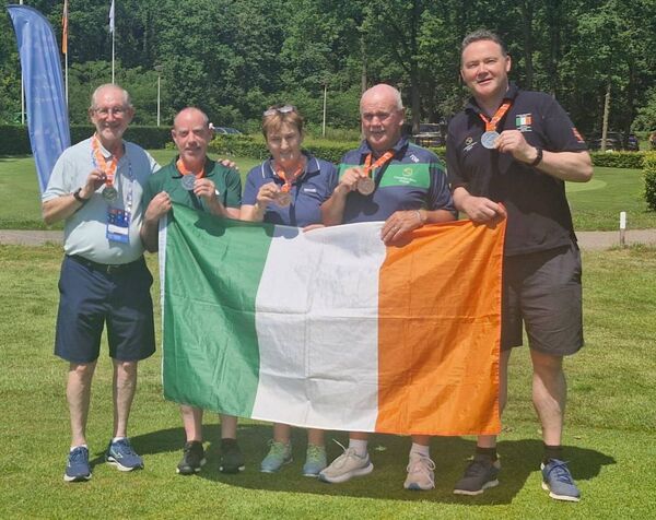 TSI golfers l to r: Ron Grainger (Silver) JP O Neill (Silver) Marie o Connor (Bronze ) Tom O’Reilly (Bronze) and James Nolan (Silver). TSI golfers l to r: Ron Grainger (Silver) JP O Neill (Silver) Marie o Connor (Bronze ) Tom O’Reilly (Bronze) and James Nolan (Silver).