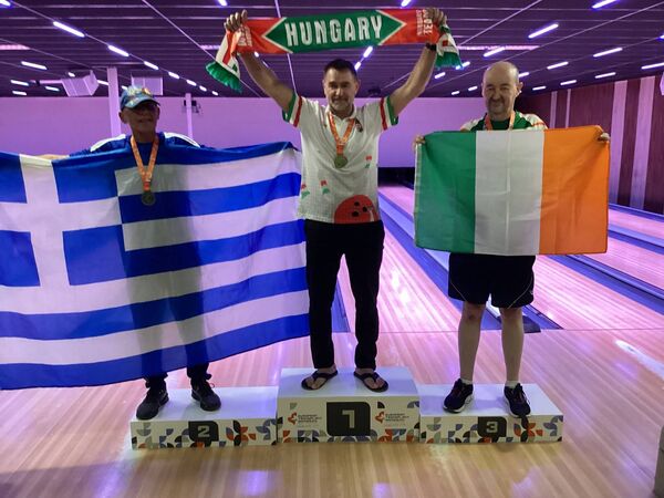 Gerry McKenna from Naas collecting his Bronze medal in 10 pin bowling which he later gifted to his kidney donor- his sister Nicola. Gerry McKenna from Naas collecting his Bronze medal in 10 pin bowling which he later gifted to his kidney donor- his sister Nicola.
