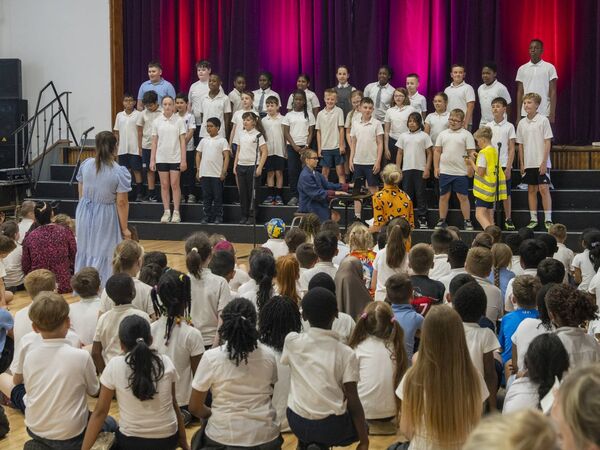 4th Class performed 'working 9 to 5' 4th Class performed 'working 9 to 5'