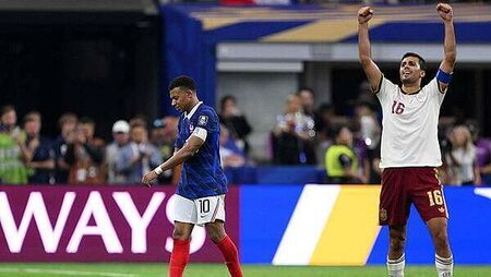 Spain stun France to reach World Cup final