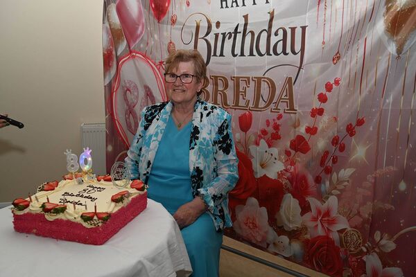 Breda all set to cut the cake Breda all set to cut the cake