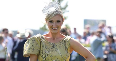 Woman's repurposed curtain dress wins top style award at Curragh race day