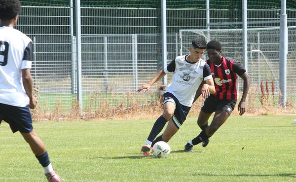 Zane Alli in action against Longford Town Zane Alli in action against Longford Town