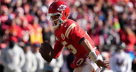 Kansas City Chiefs introduce American footballs to Dublin parks