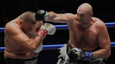 Tyson Fury eases to victory over Mariusz Wach in Thailand