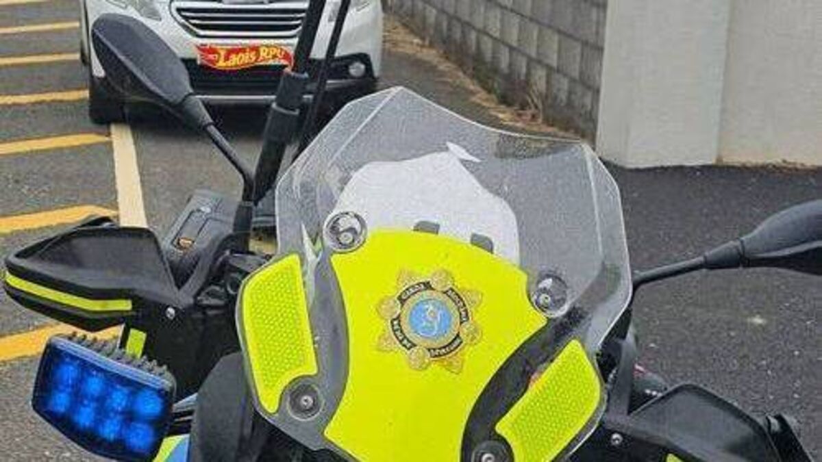 Driver does 'seven-point turn' at checkpoint