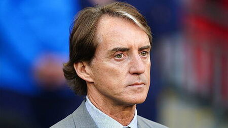 Italy end turbulent managerial search as Roberto Mancini handed second spell