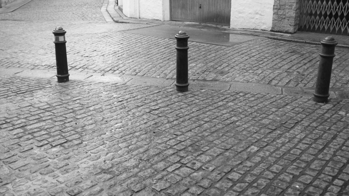 Claim that drug dealers are using bollards to their advantage in Kildare