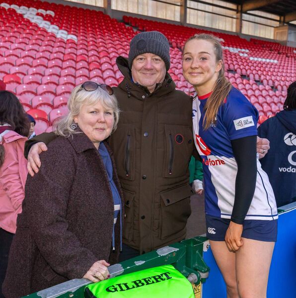 Amy Larn and parents Michelle and John after representing the Wolfhounds in the Celtic Challenge in Cork earlier this year Photo:©INPHO/Tom O’Hanlon Amy Larn and parents Michelle and John after representing the Wolfhounds in the Celtic Challenge in Cork earlier this year Photo:©INPHO/Tom O’Hanlon