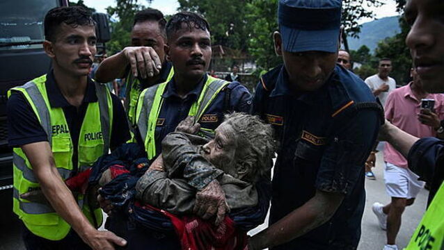 Ireland donates €500,000 to Nepal relief with death toll at 626, 2,500 missing