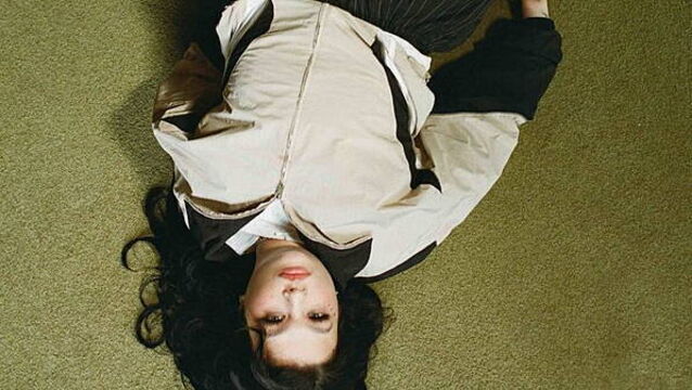 Lola Young announces Dublin concert next summer