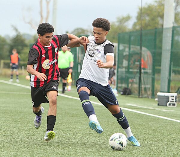 Carlsen Sadula attacks down the wing against Longford Carlsen Sadula attacks down the wing against Longford