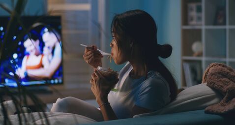 Fit Focus: Late night snacks might be messing with your gut