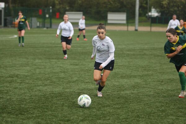 Erin Lanigan on the attack for Klub Kildare